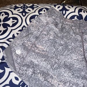 Lululemon shorts size 4